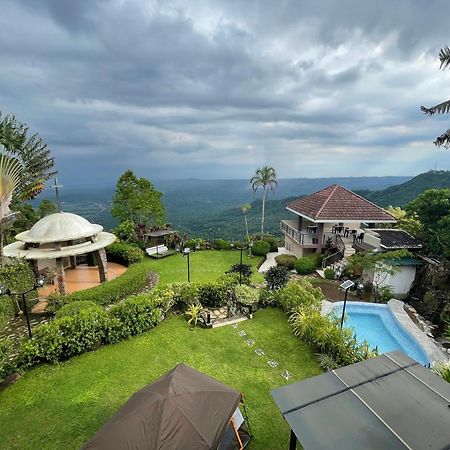 The Lakeview Suites Tagaytay City Buitenkant foto
