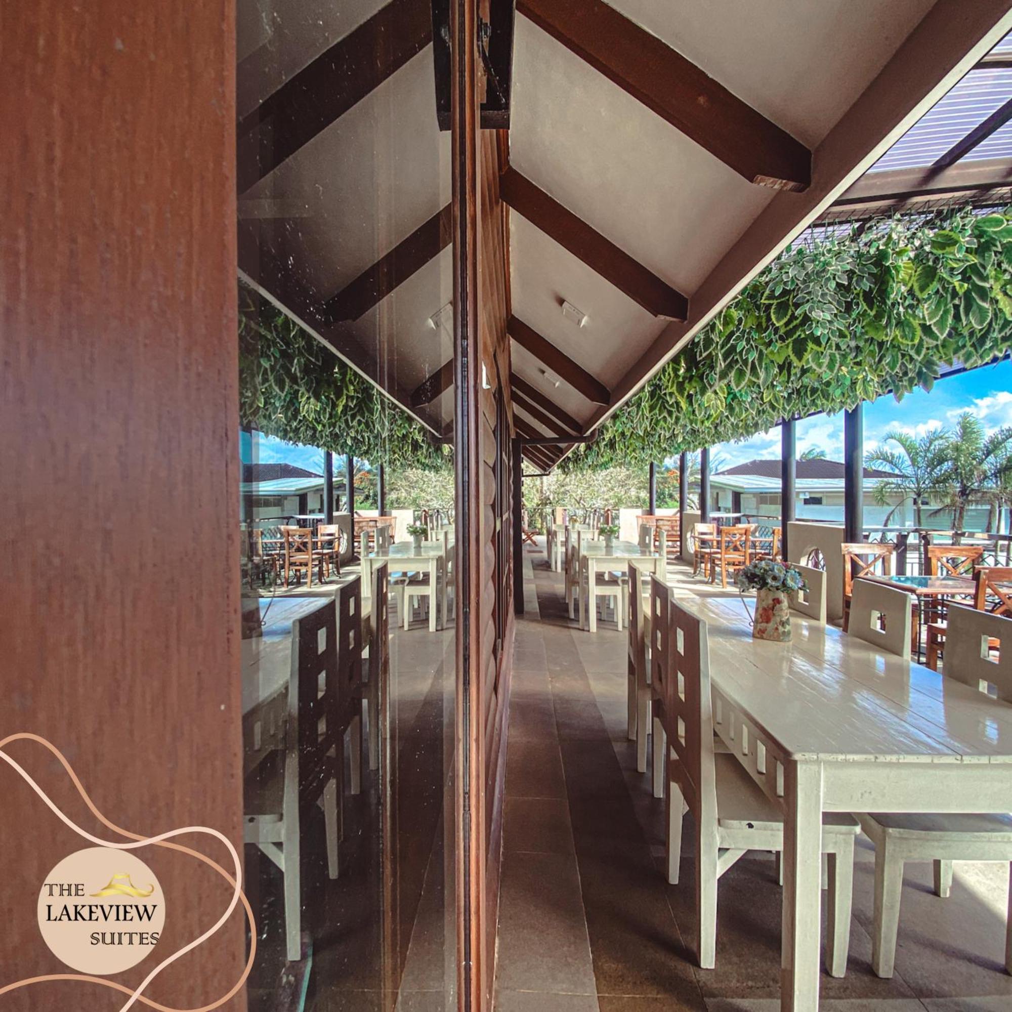 The Lakeview Suites Tagaytay City Buitenkant foto