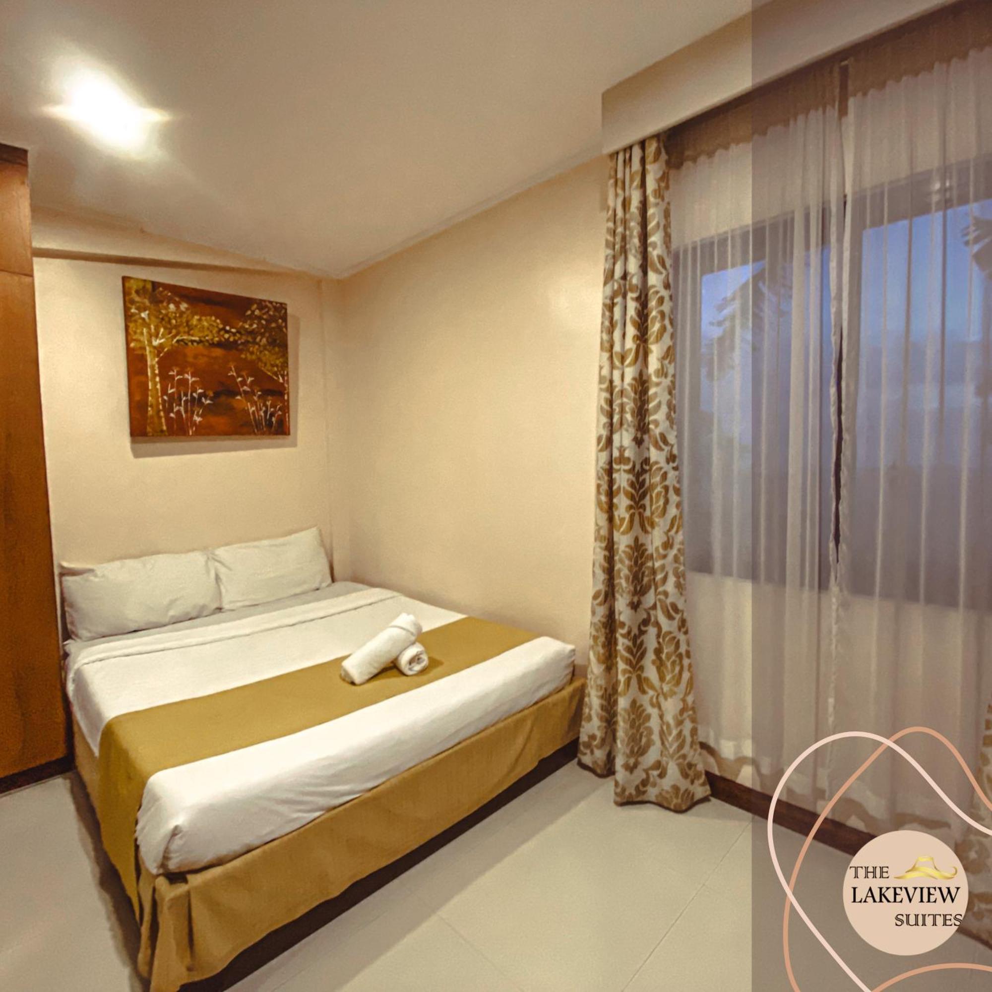 The Lakeview Suites Tagaytay City Buitenkant foto