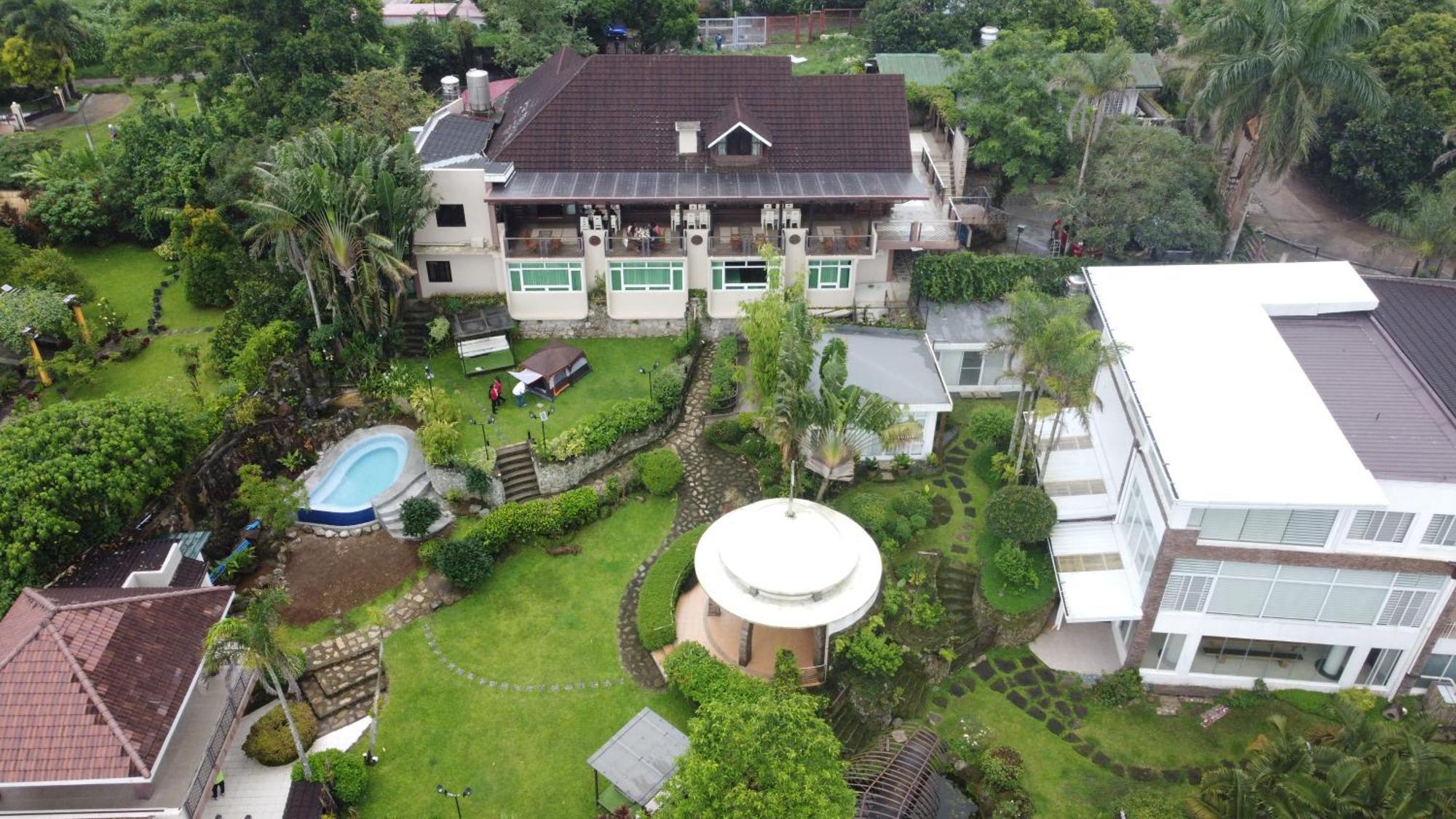The Lakeview Suites Tagaytay City Buitenkant foto