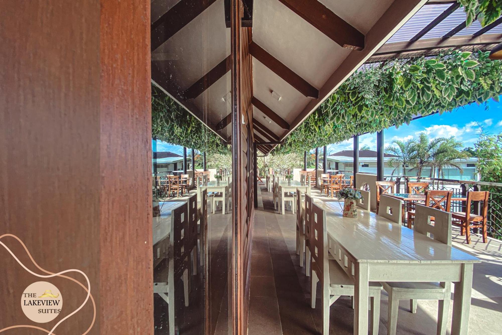 The Lakeview Suites Tagaytay City Buitenkant foto