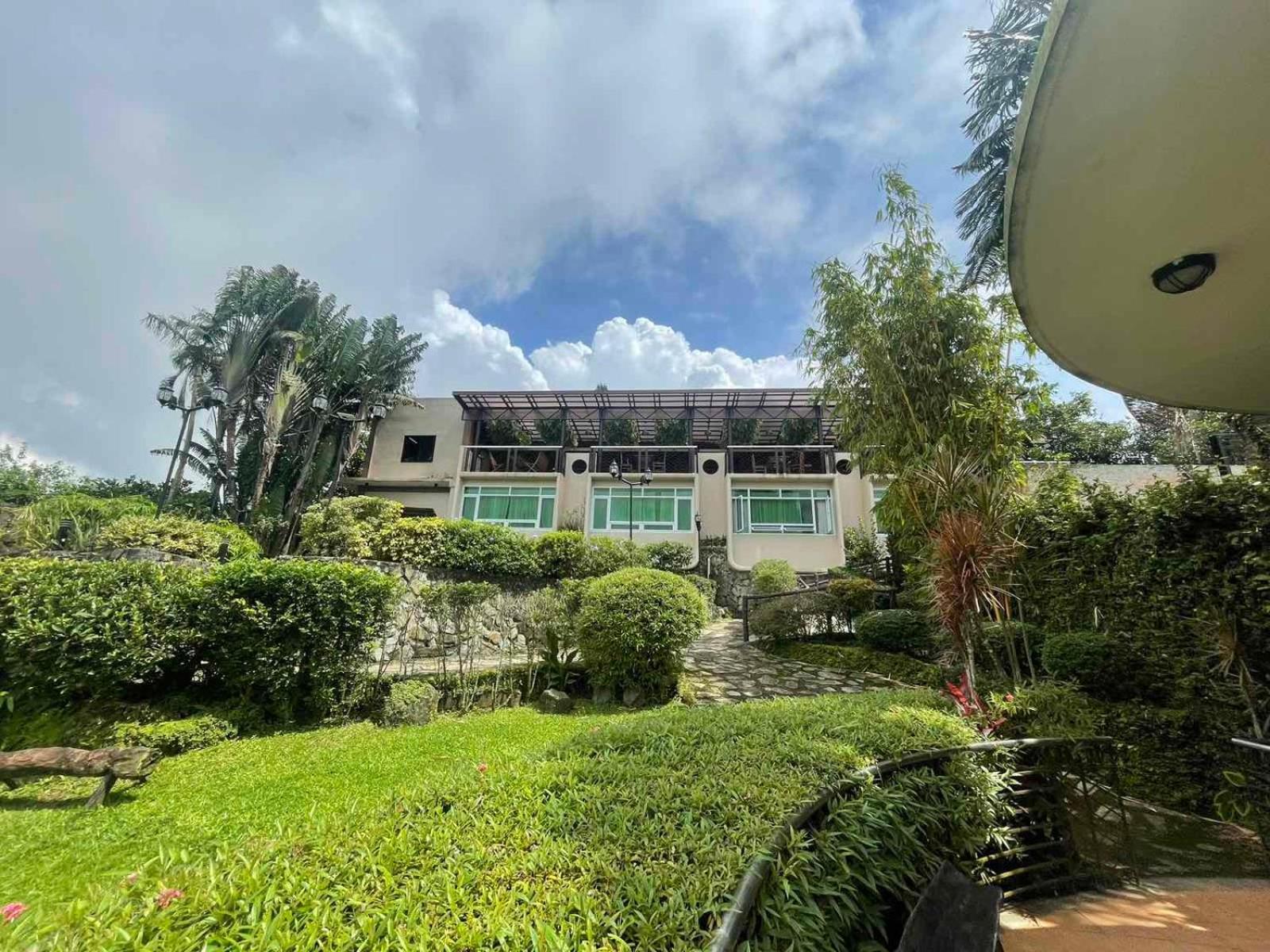 The Lakeview Suites Tagaytay City Buitenkant foto